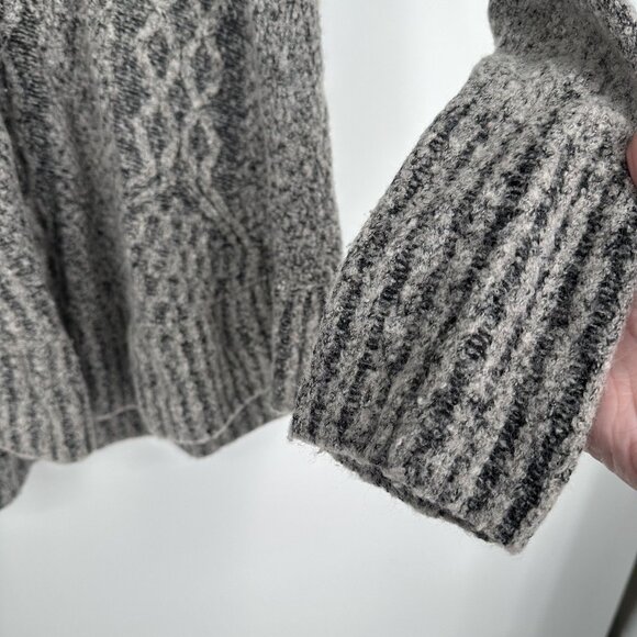 Ruby Moon Women's Gray cable Knit Sweater Cowl‎ Neck Size Small - Picture 2 of 4